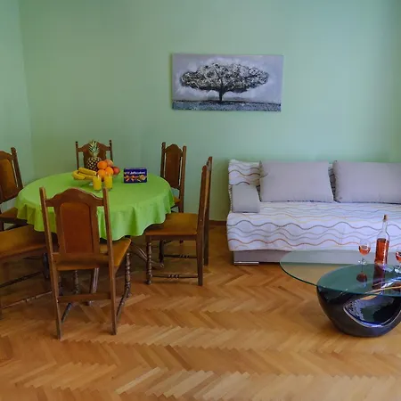 Apartman Duplex Apartment In The Center
