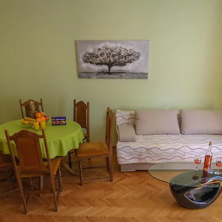 Duplex Apartment In The Center Split